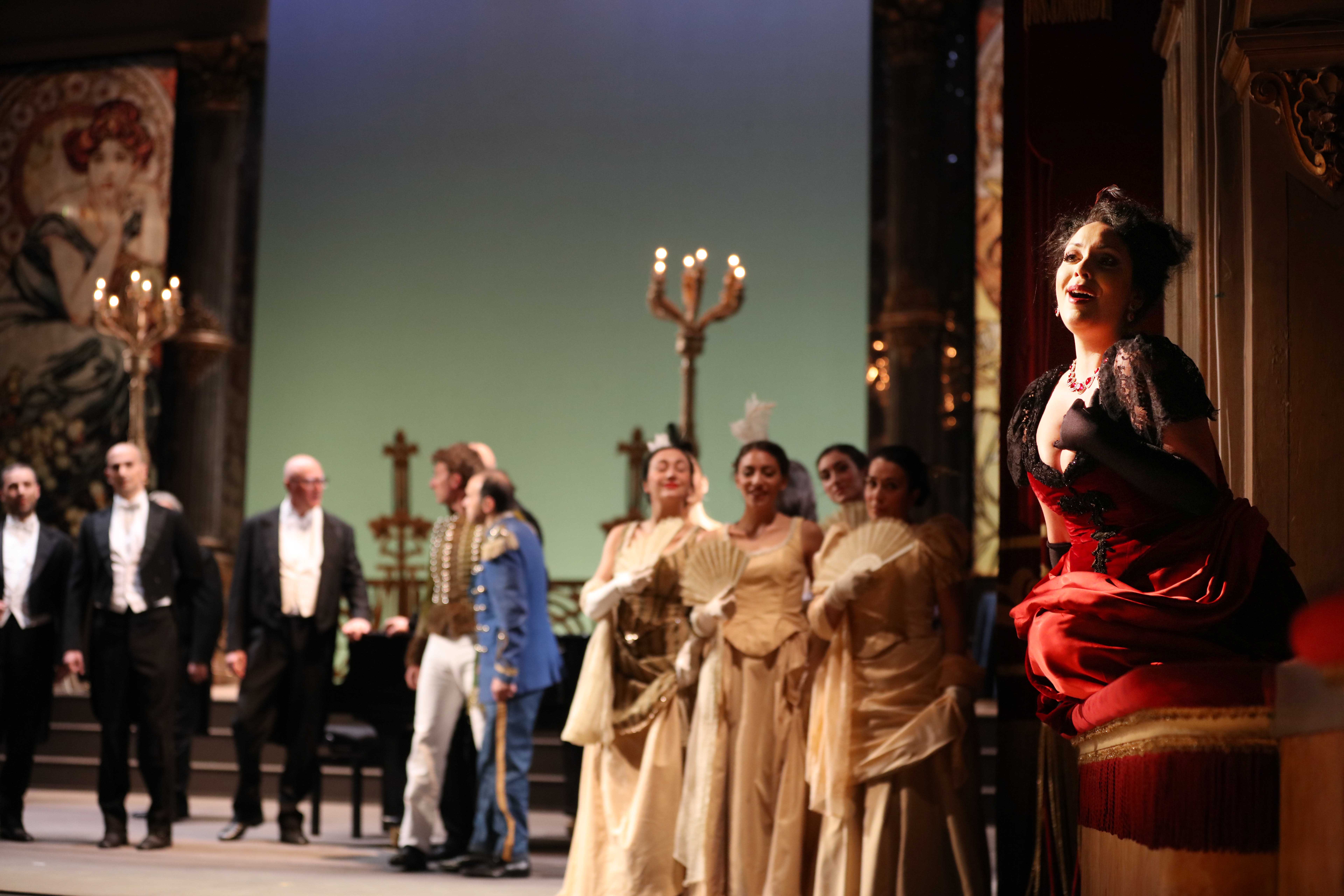 Anastasia Bartoli nei panni di Olga esegue l'aria "Il parigino" (Foto di Giacomo Orlando)"