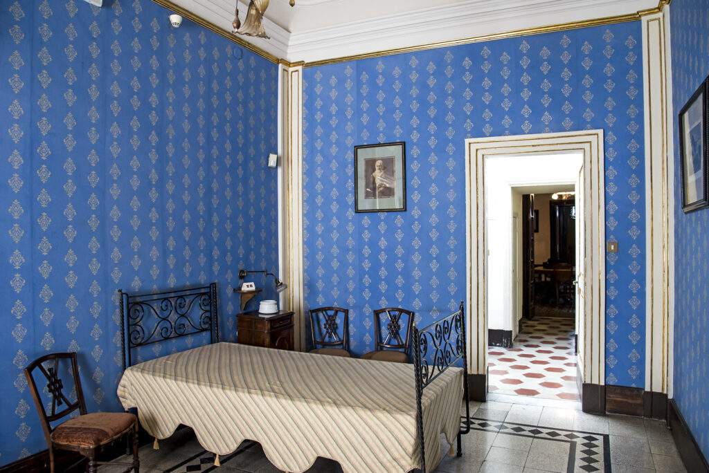 Camera da letto della zia di Verga. Foto di Eleonora Barilà