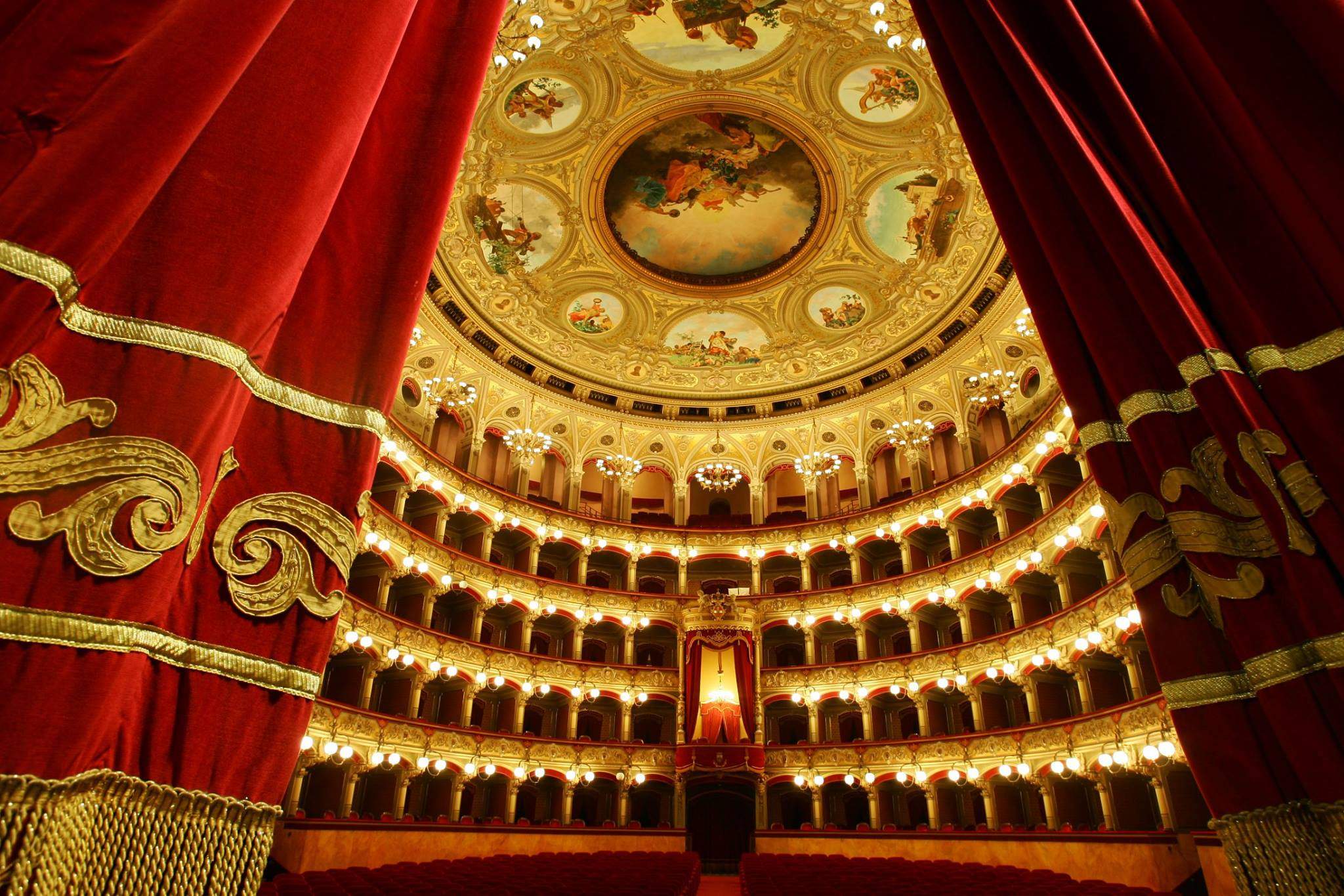 Il teatro Massimo Bellini di Catania