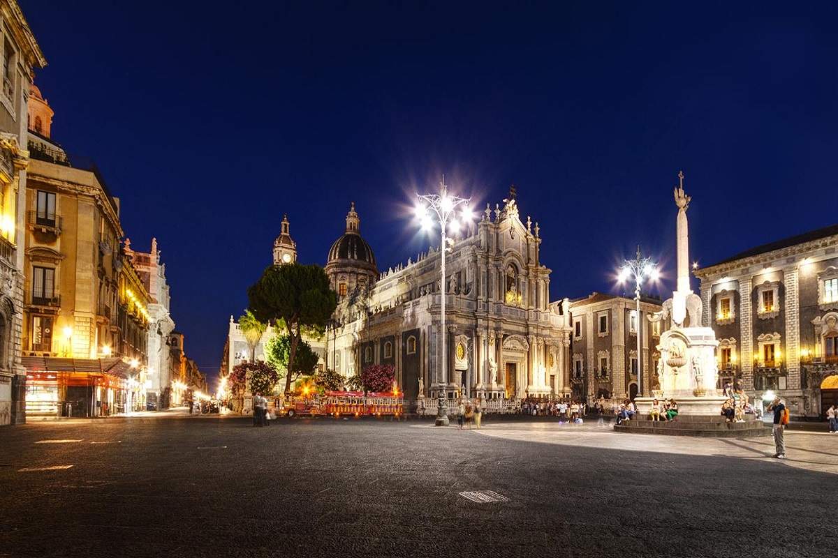 Catania - Piazza Duomo di notte