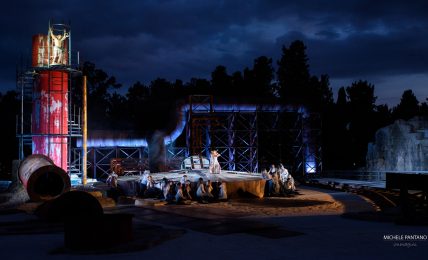 Una scena tratta da "Prometeo incatenato" | Ph. Michele Pantano (via @fondazioneinda)