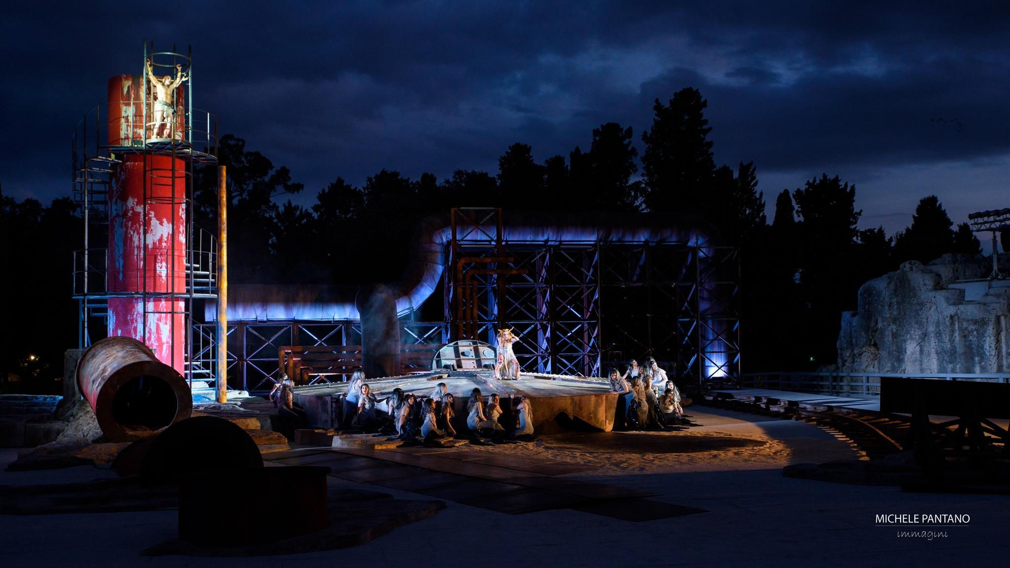 Una scena tratta da "Prometeo incatenato" | Ph. Michele Pantano (via @fondazioneinda)